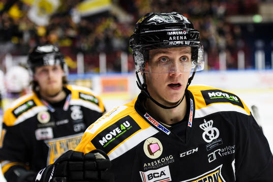 Panterns Kim Johansson jublar med båset