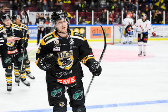 Panterns Alex Wemmenborn jublar