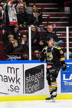 Panterns Alex Wemmenborn jublar