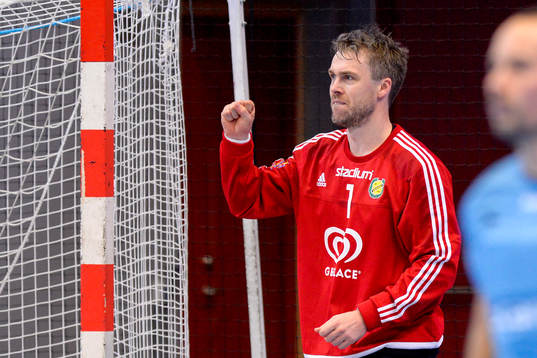 Sävehofs målvakt Per Sandström jublar
