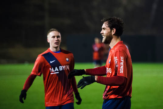 Örgrytes Johan Elmander jublar efter att ha gjort 1-0-målet 