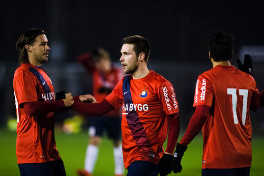Örgrytes William Atashkadeh och Daniel Sliper målskytt till 2-0, och Emil Skogh jublar