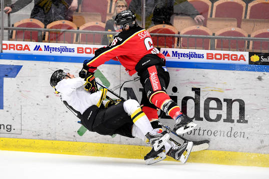 Luleås Craig Schira får matchstraff