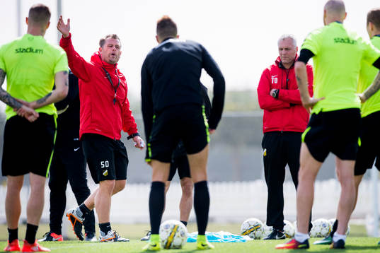 Tränare Mikael Stahre och assisterande tränare Teddy