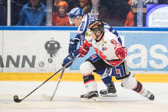 Leksands Martin Karlsson och Örebros Bobbo Petersson i