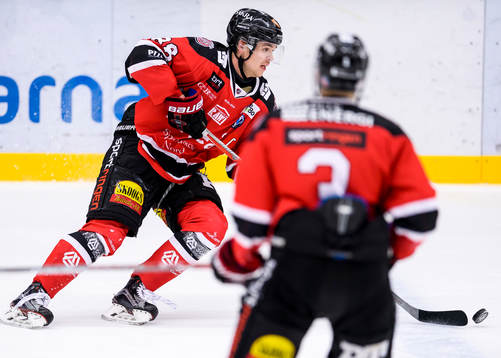 Piteås Erik Wikgren med pucken