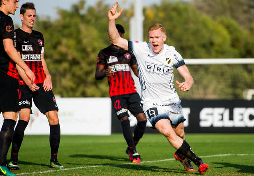 Häckens David Engström jublar efter han gjort 1-2