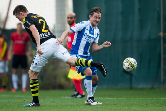 s Haukur Heidar Hauksson och IFK Göteborgs Scott Jamieson