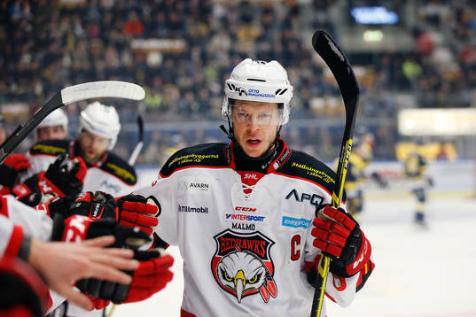Malmö Redhawks Erik Forssell jublar