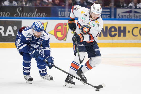 Leksands Mattias Ritola och Växjös Dennis Everberg i