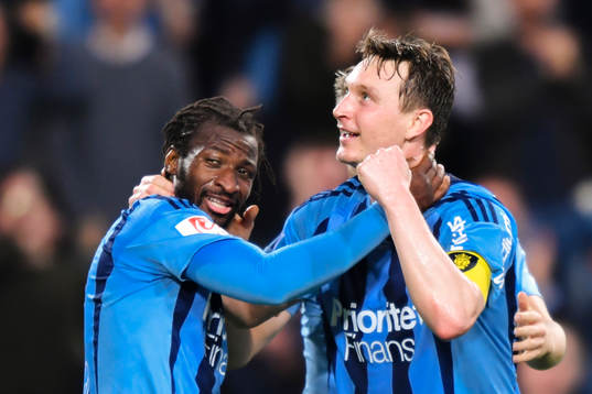 Djurgårdens Amadou Jawo och Kim Källström jublar