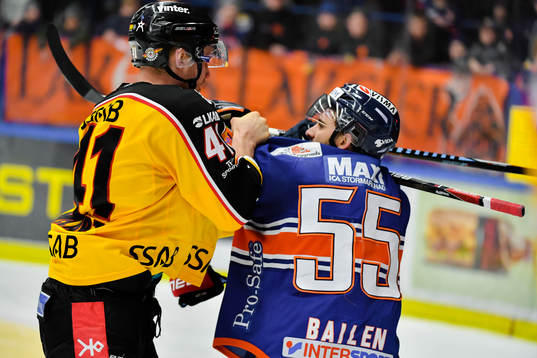 Luleås Ilari Melart och Växjös Nick Bailen