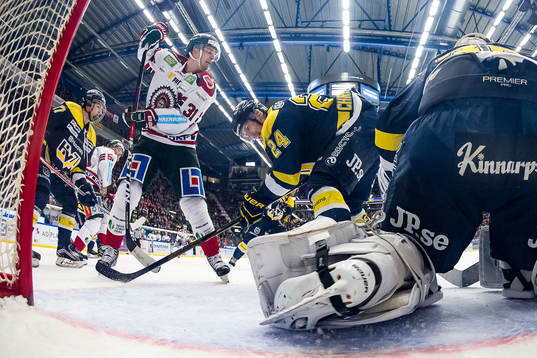 s Erik Christensen  framför HV71:s mål