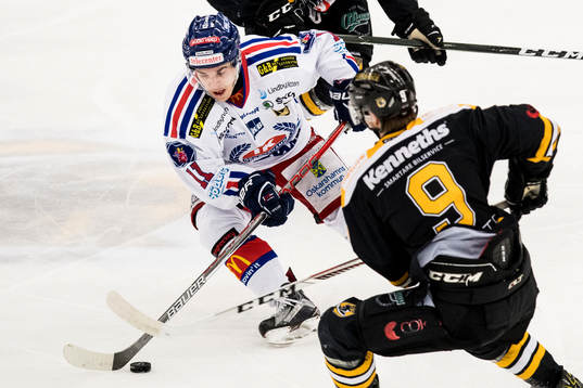 Oskarshamns Victor Löfstedt och Panterns Kim Johansson