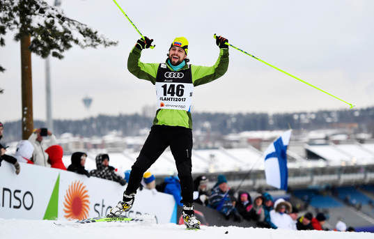 Donato Agostinelli, Venezuela, jublar efter en backe i sprintprologen