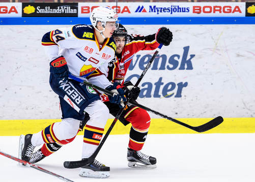 Luleås Daine Todd stoppar Djurgårdens Lukas Vejdemo