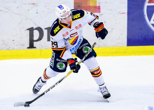 Djurgårdens Matt Anderson laddar för skott