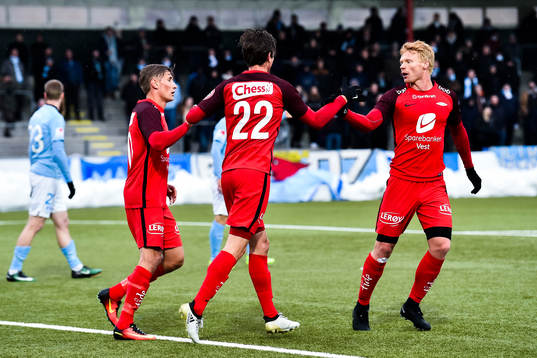 Branns Jakob Orlov , Torgeir Börven Sivert Heltne Nilsen jublar efter 1-2 