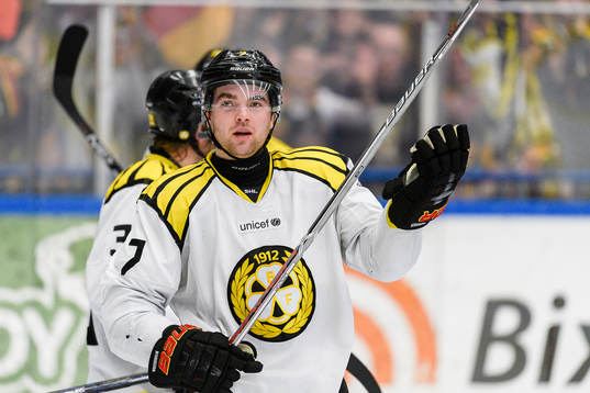 Brynäs Pathrik Westerholm jublar