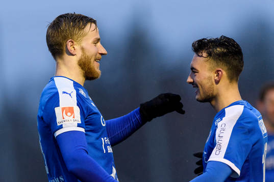 Halmstads Alexander Ruud Tveter och Sead Haksabanovic  jublar