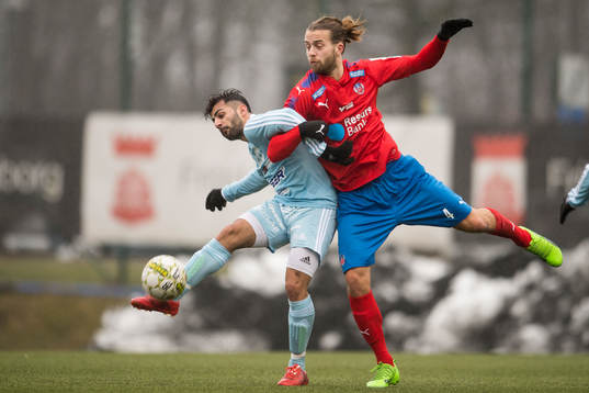 Helsingborgs Jonatan Olsson i kamp mot Degerfors Govend
