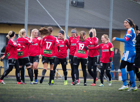 s Emelie Erlandsson i gjort mål under träningsmatchen i fotboll mellan LB07 och IFK Kalmars den 26 Februari 2017 i Malmö.