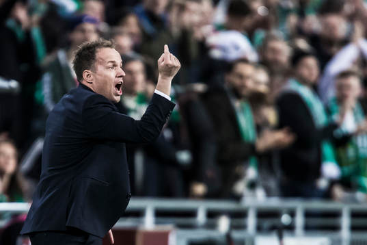 Hammarbys tränare Jakob Michelsen reagerar