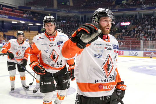 Karlskronas Mattias Guter jublar