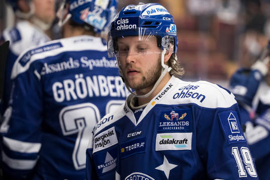 Leksands Alexander Ytterell i ishockeymatchen i SHL mellan