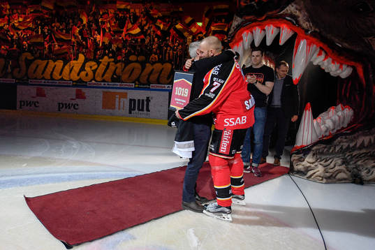 Luleås Jan Sandström hyllas för sina 1019 matcher