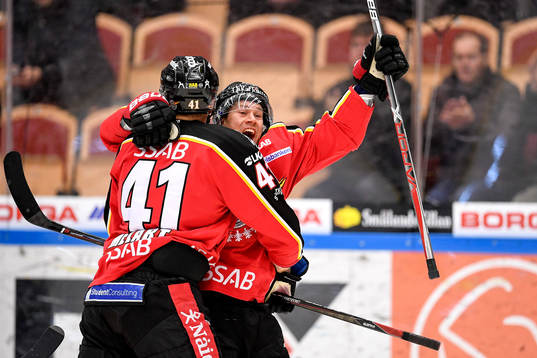 Luleås Andreas Falk och Ilari Melart jublar