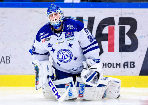 Leksands målvakt Atte Engren på uppvärmningen