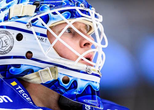 Leksands målvakt Atte Engren på uppvärmningen