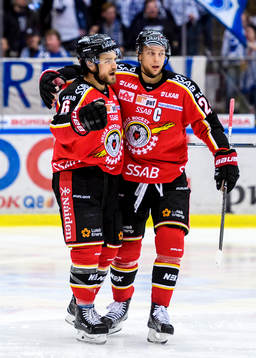 Luleås Craig Schira (v) jublar