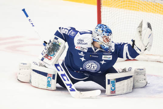 Leksands målvakt Atte Engren i ishockeymatchen i SHL