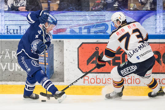 Leksands Oskar Lang och Djurgårdens Adam Ollas Mattsson i