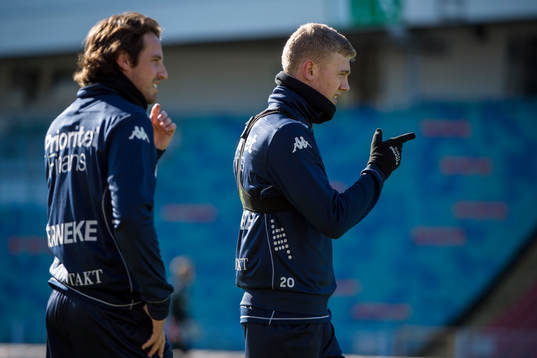 Mikkel Diskerud (tv) och Henrik Björdal (th) tränar med IFK Göteborg den 10 mars 2017 i Göteborg.