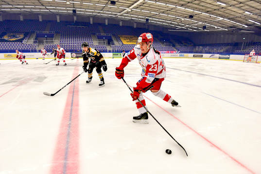 Almtunas Adam Deutsch och Panterns Martin Janolhs