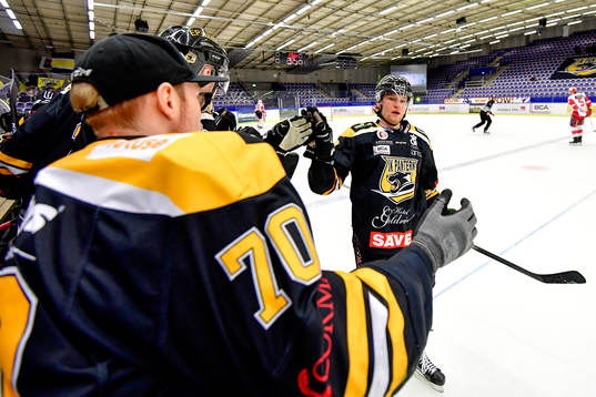 Panterns Robin Dahse jublar