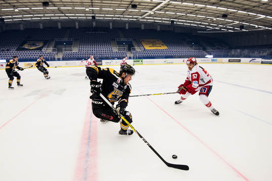 Panterns Robin Dahse och Almtunas Marcus Oskarsson