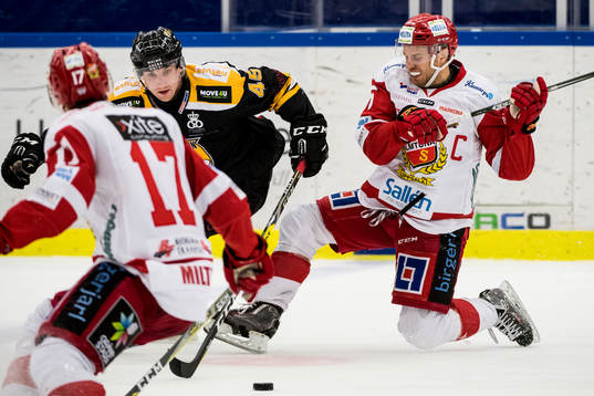 Panterns Sebastian Dyk och Almtunas Victor Rollin-Carlsson