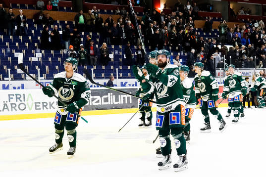 Färjestads Magnus Nygren och Milan Gulas  jublar