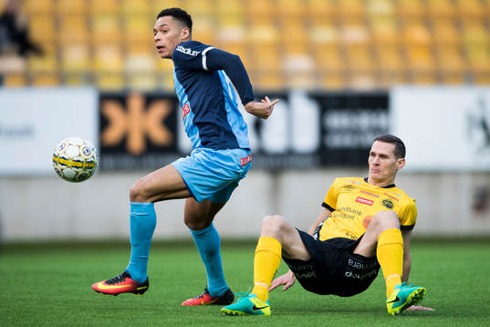 Brommapojkarnas Kevin Kabran och Elfsborgs Jon Jönsson