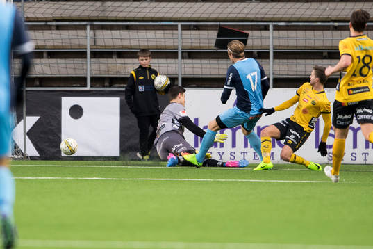 Brommapojkarnas Viktor Gyökeres gör 1-2