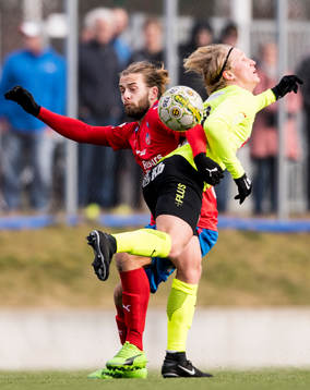 Helsingborgs Jonatan Olsson och Kristianstads Andre Kamp