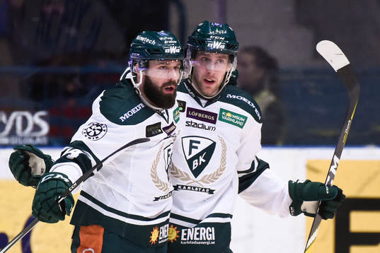 Färjestads Milan Gulas och Per Åslund jublar