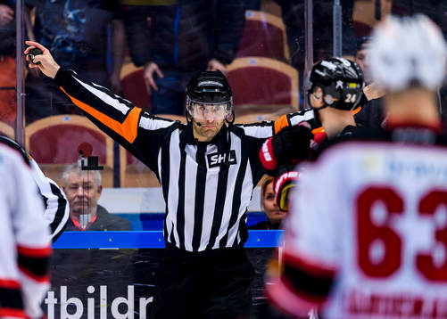 Domare Mikael Sjöqvist dömer bort Luleås 4-3 mål