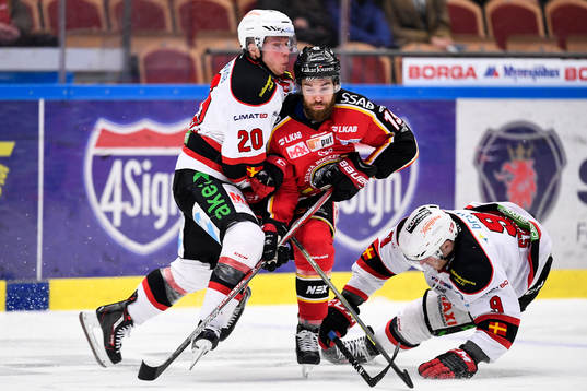 Malmö Redhawks Erik Forssell och Luleås Jacob Lagacé