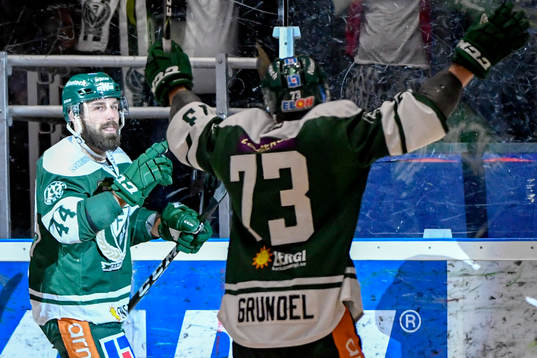 Färjestads Milan Gulas jublar