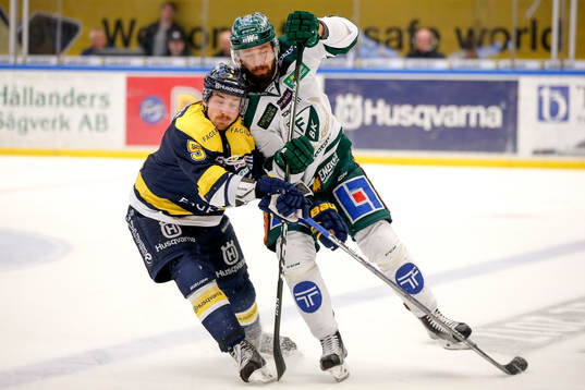 s Adam Almquist och Färjestads Milan Gulas